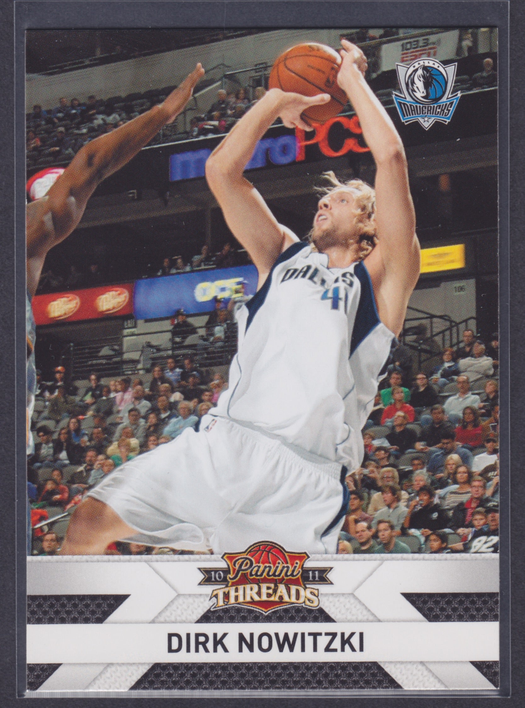 2010-11 Panini Threads #106 Dirk Nowitzki - NBA